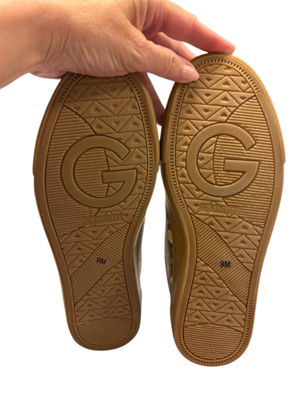 GBG Los Angeles Women’s Floral Sneakers - Picture 5 of 8